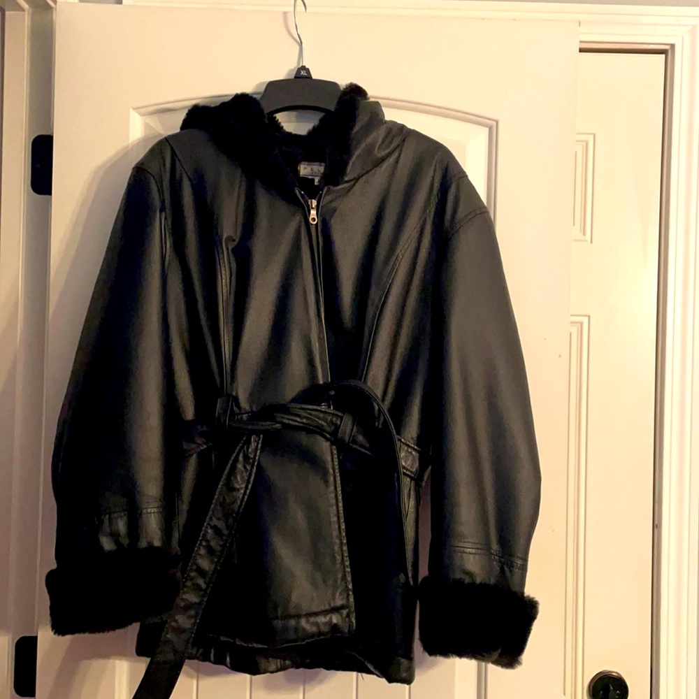 Womans Black 100% leather coat size Large